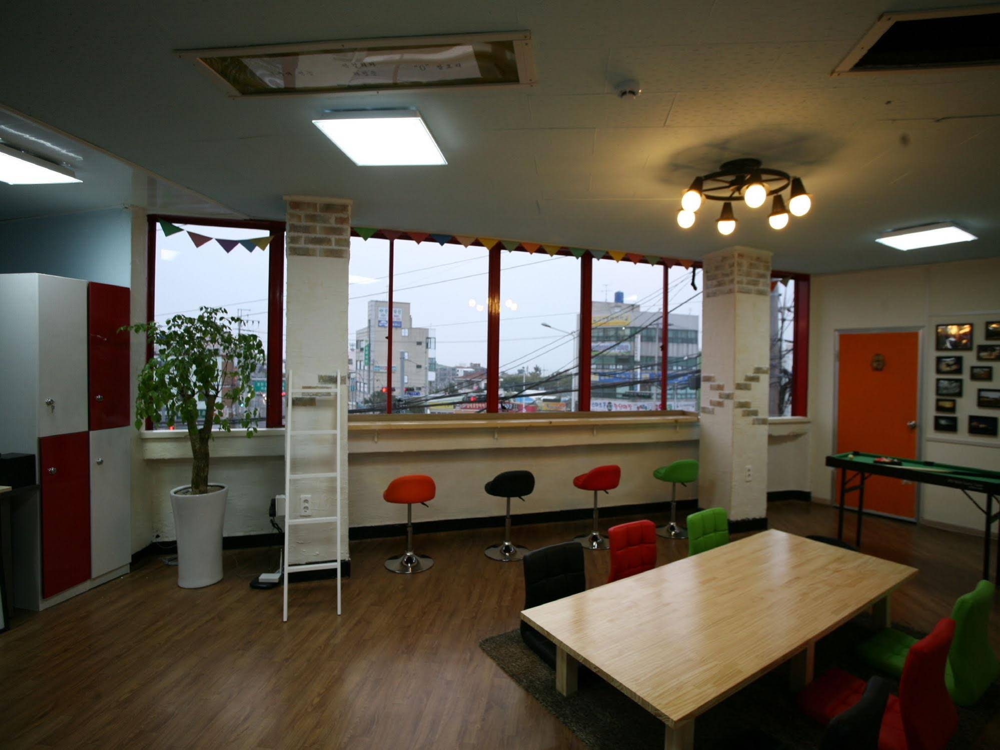 Starjjang Jeju Airport House