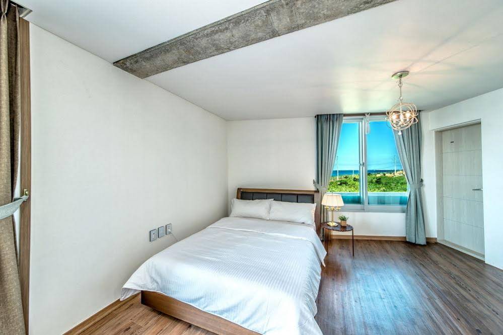 Jeju Iyagi Byeolbang Pension