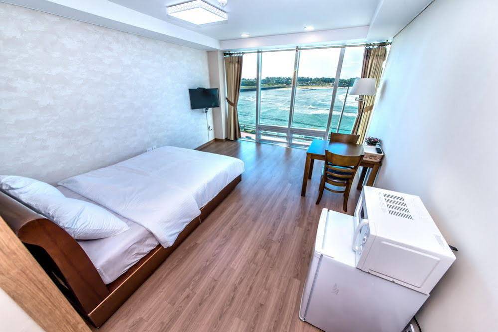 Jeju Iyagi Byeolbang Pension