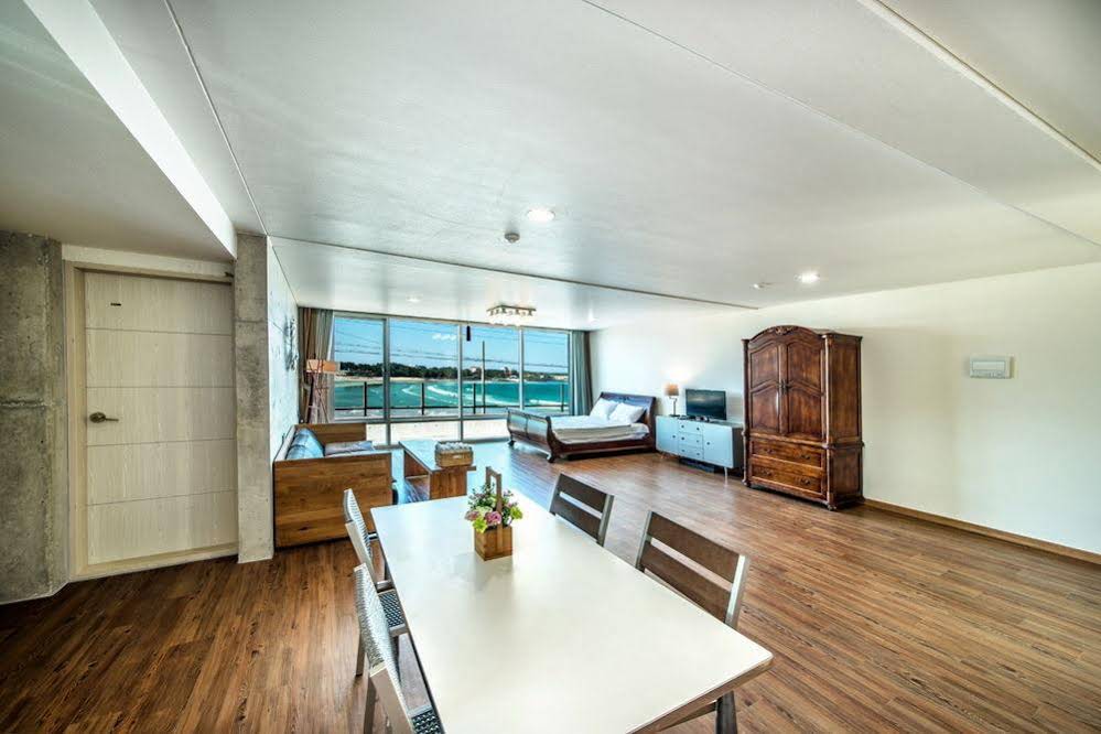 Jeju Iyagi Byeolbang Pension