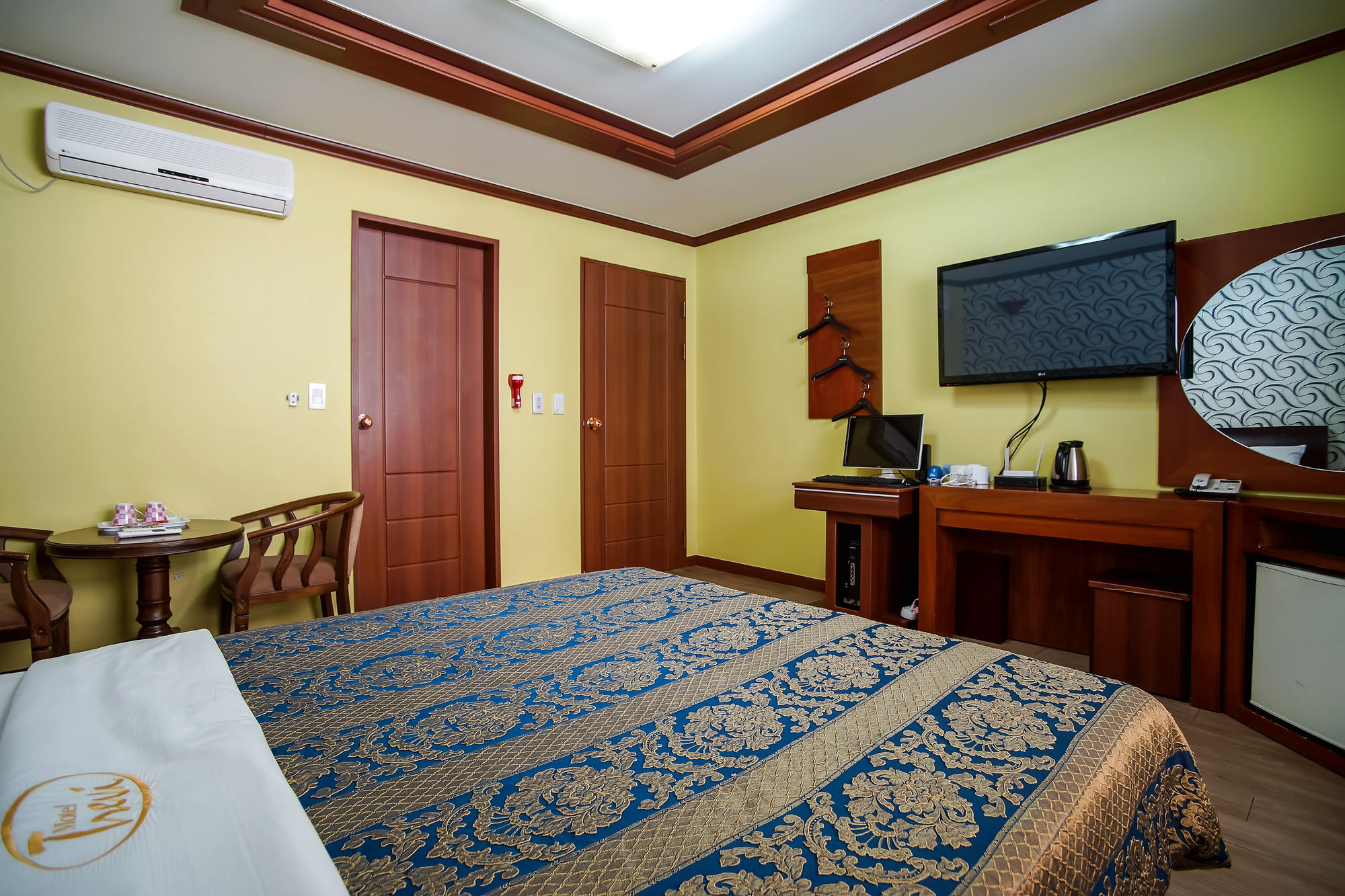 Trevi Hotel