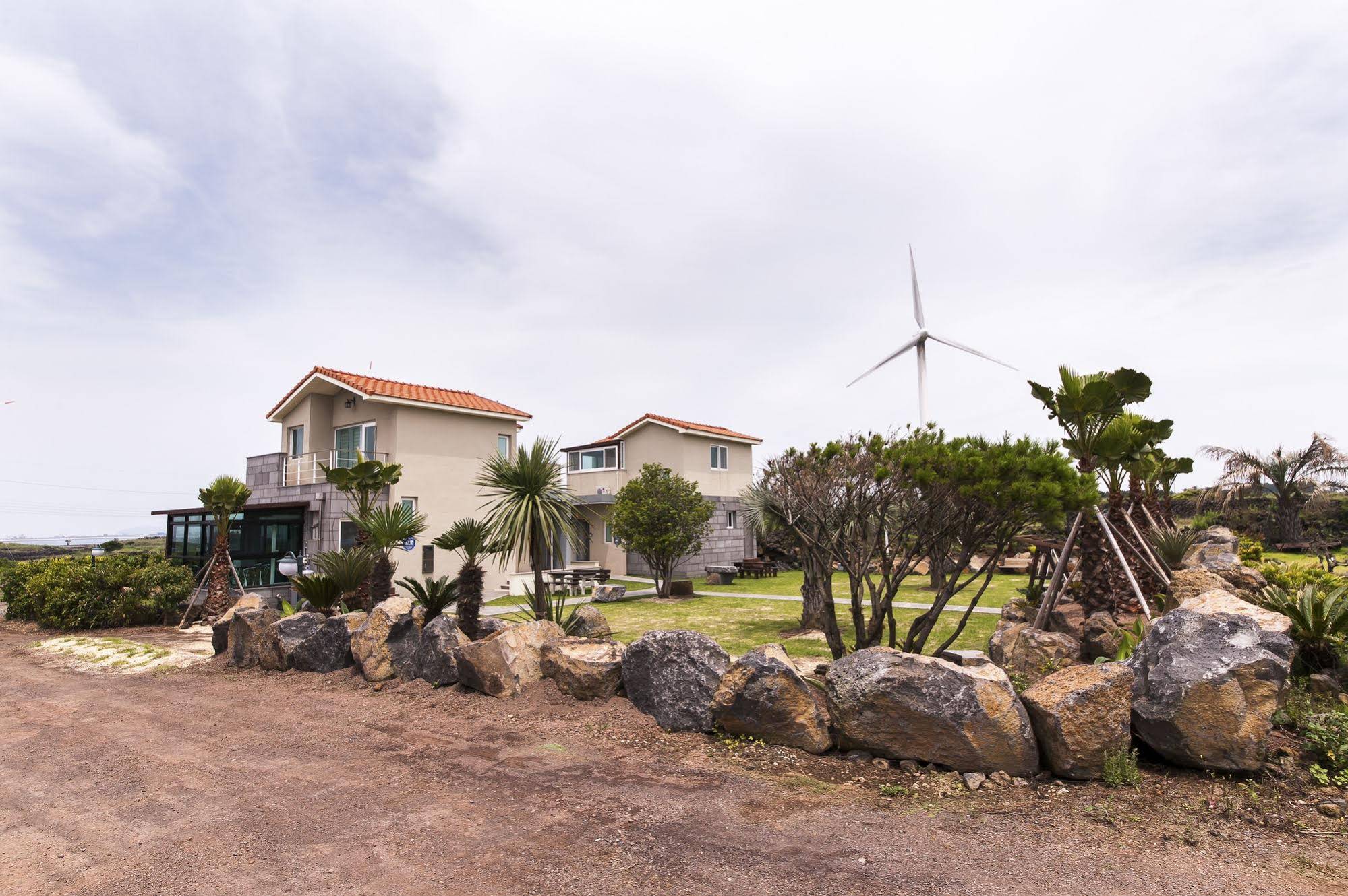 Vitamin Sea House