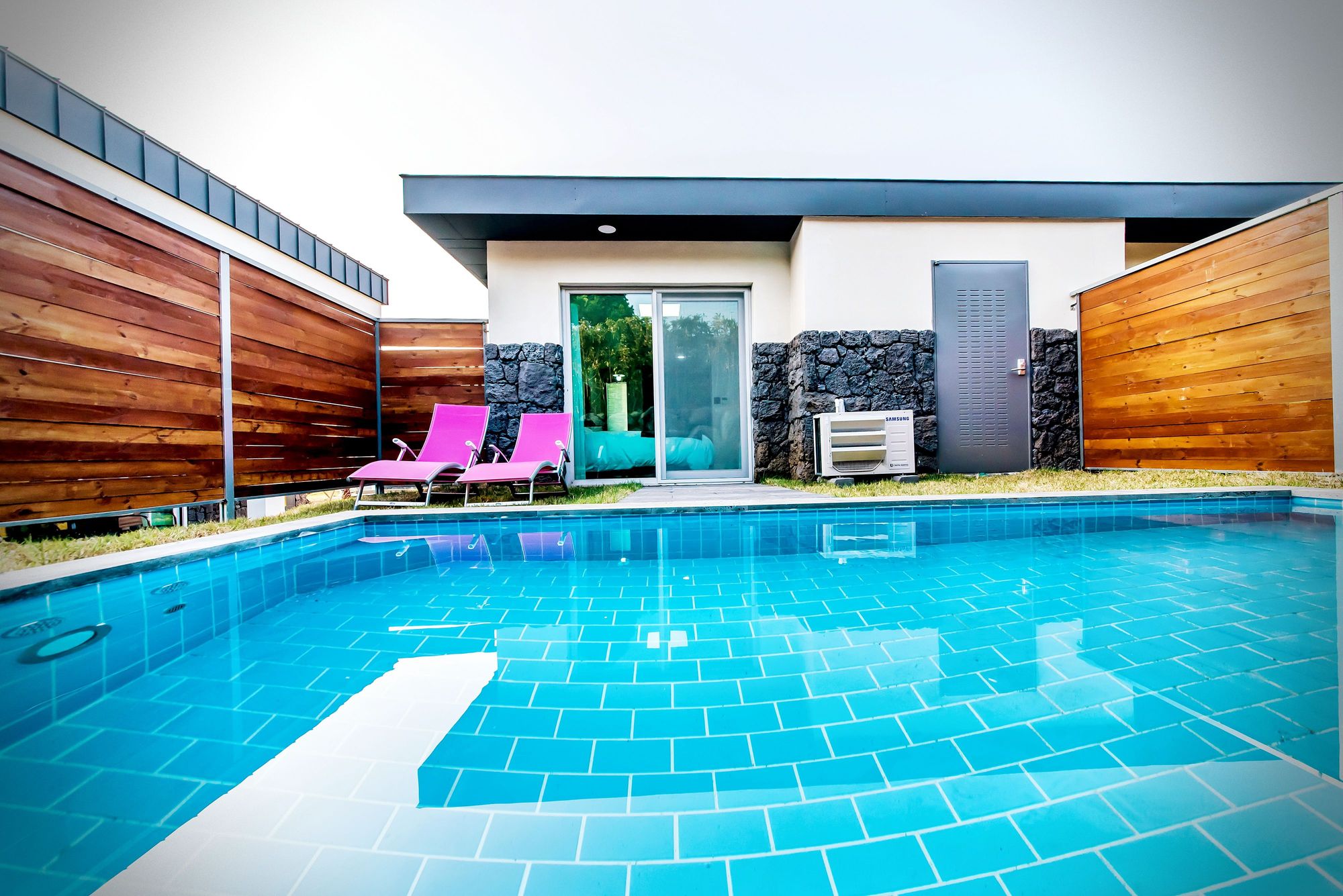 Pool & Villa Sorang