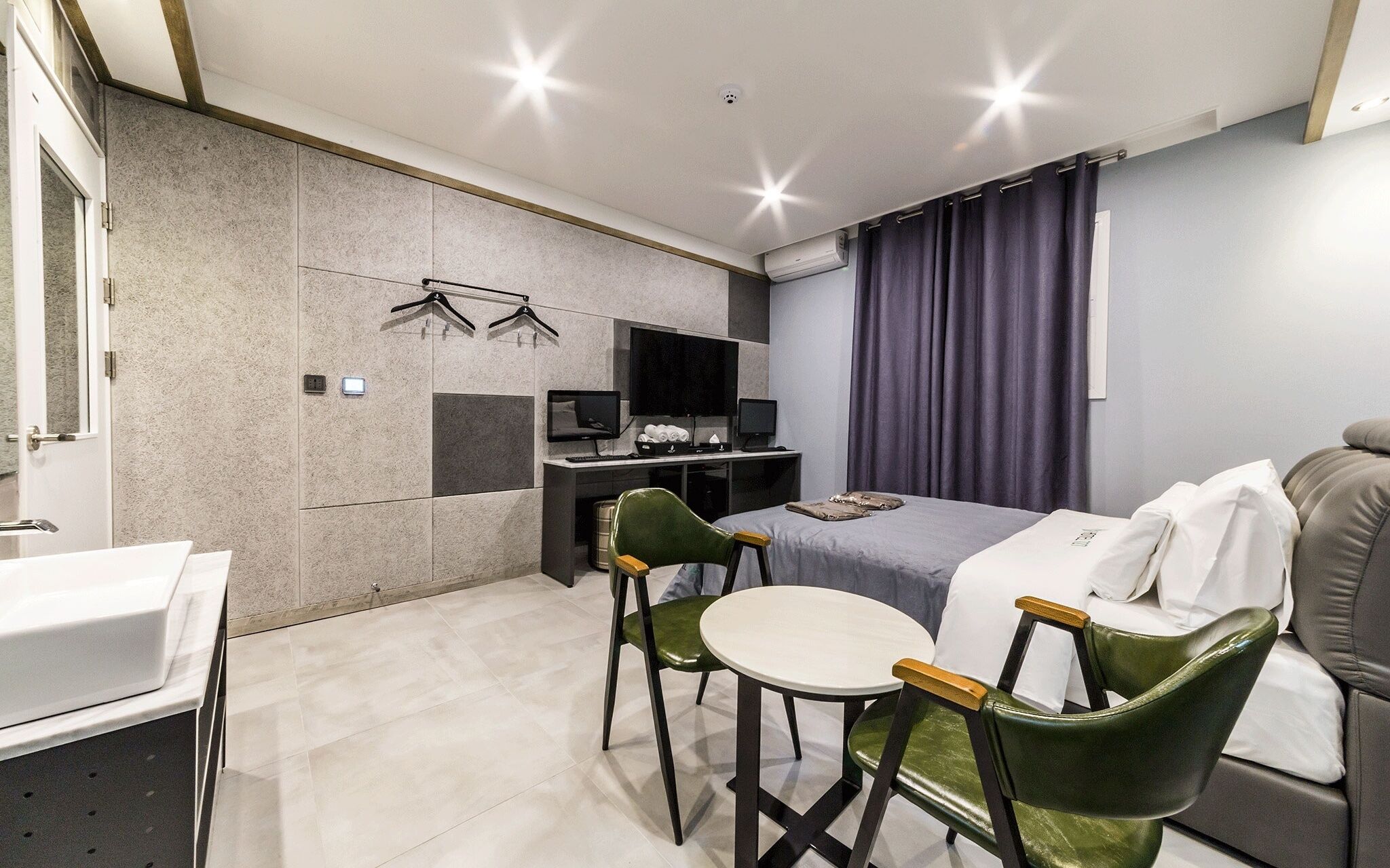 Ansan Hotel 727