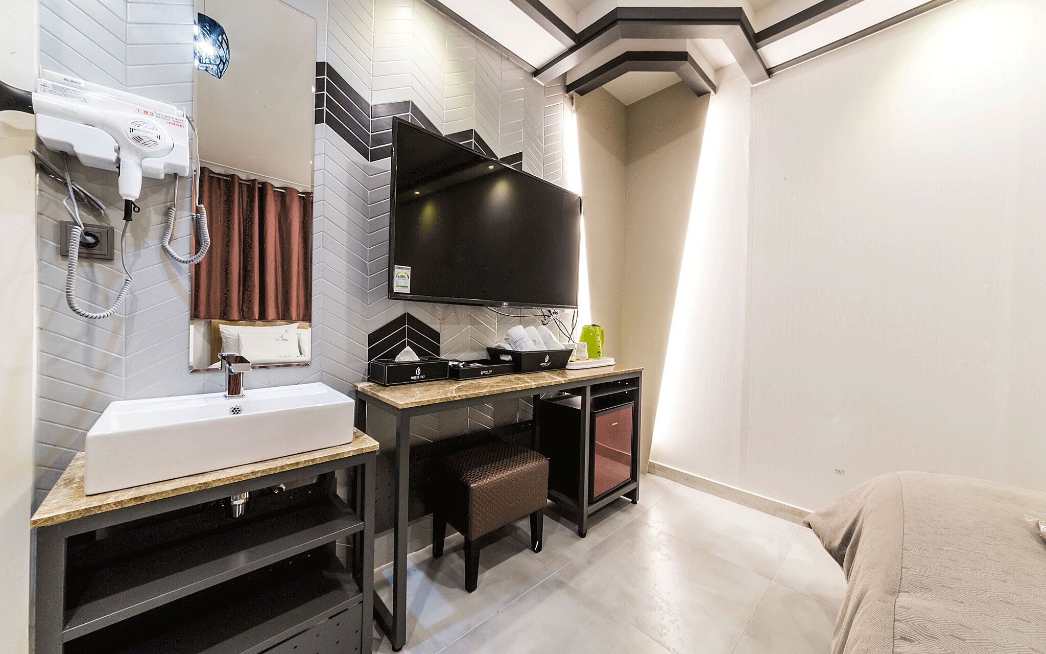 Ansan Hotel 727