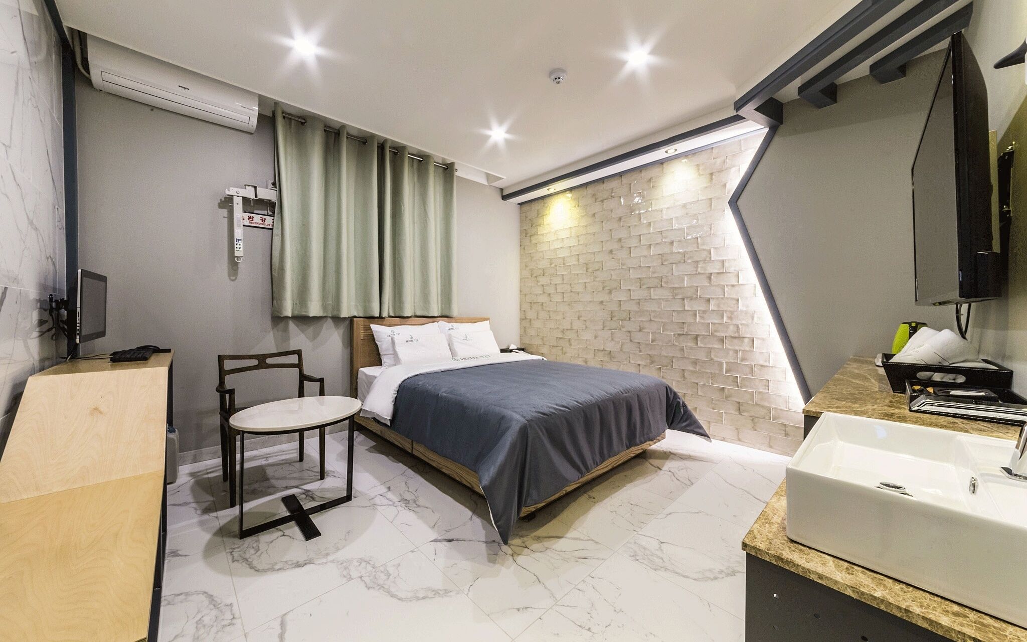 Ansan Hotel 727