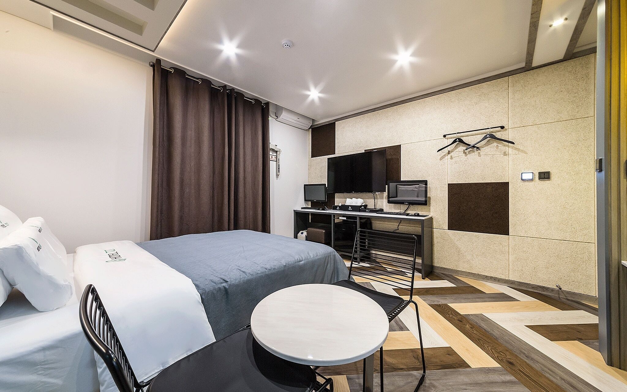 Ansan Hotel 727