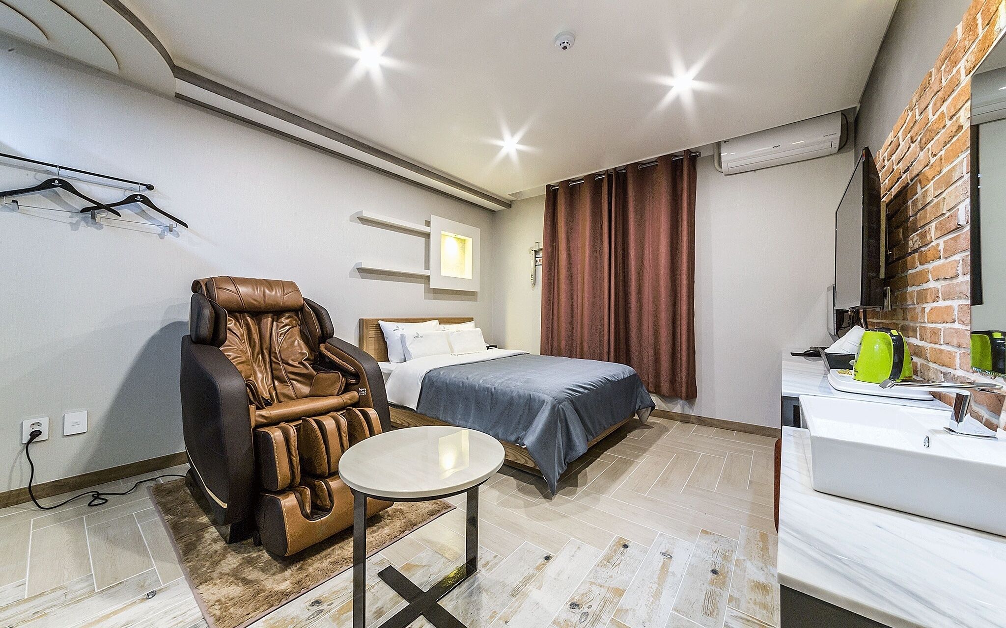 Ansan Hotel 727