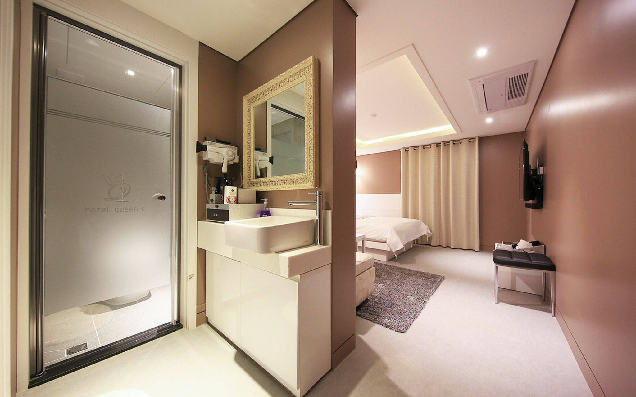 Ansan Queens Hotel