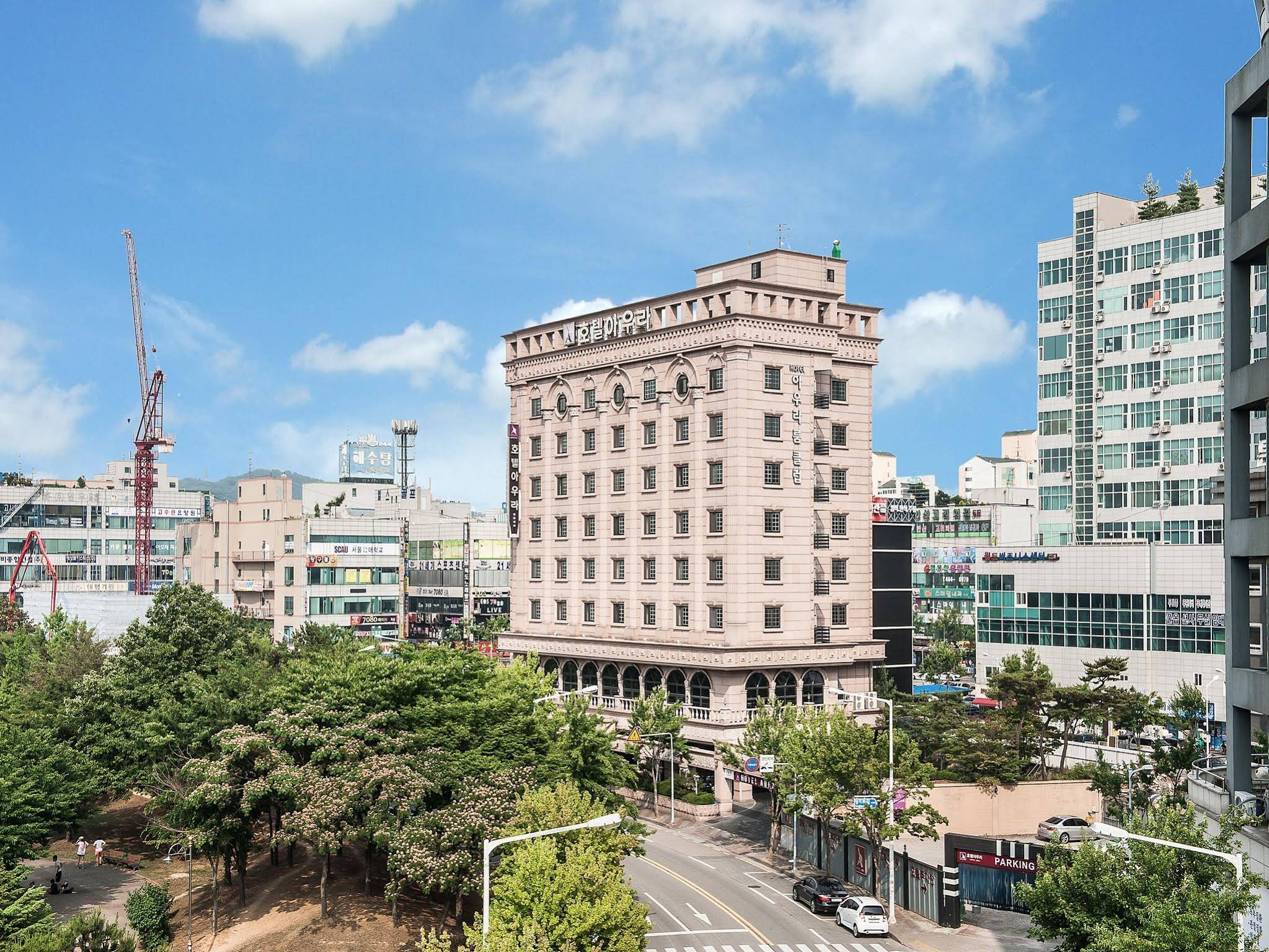 Aura Hotel