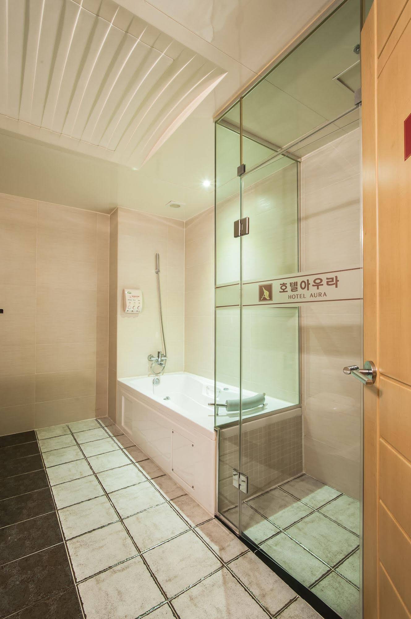 Aura Hotel