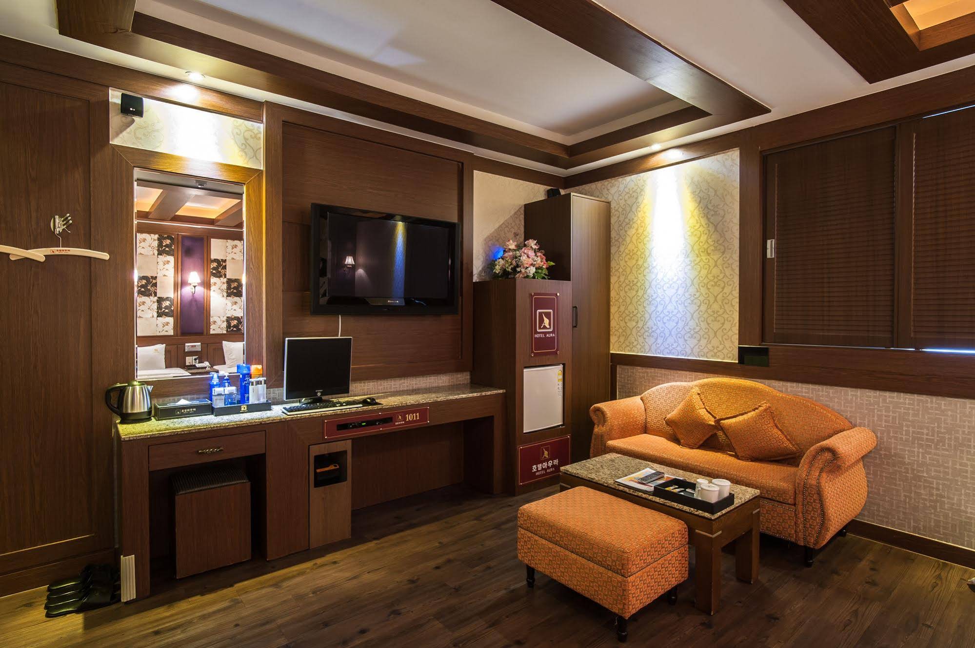 Aura Hotel