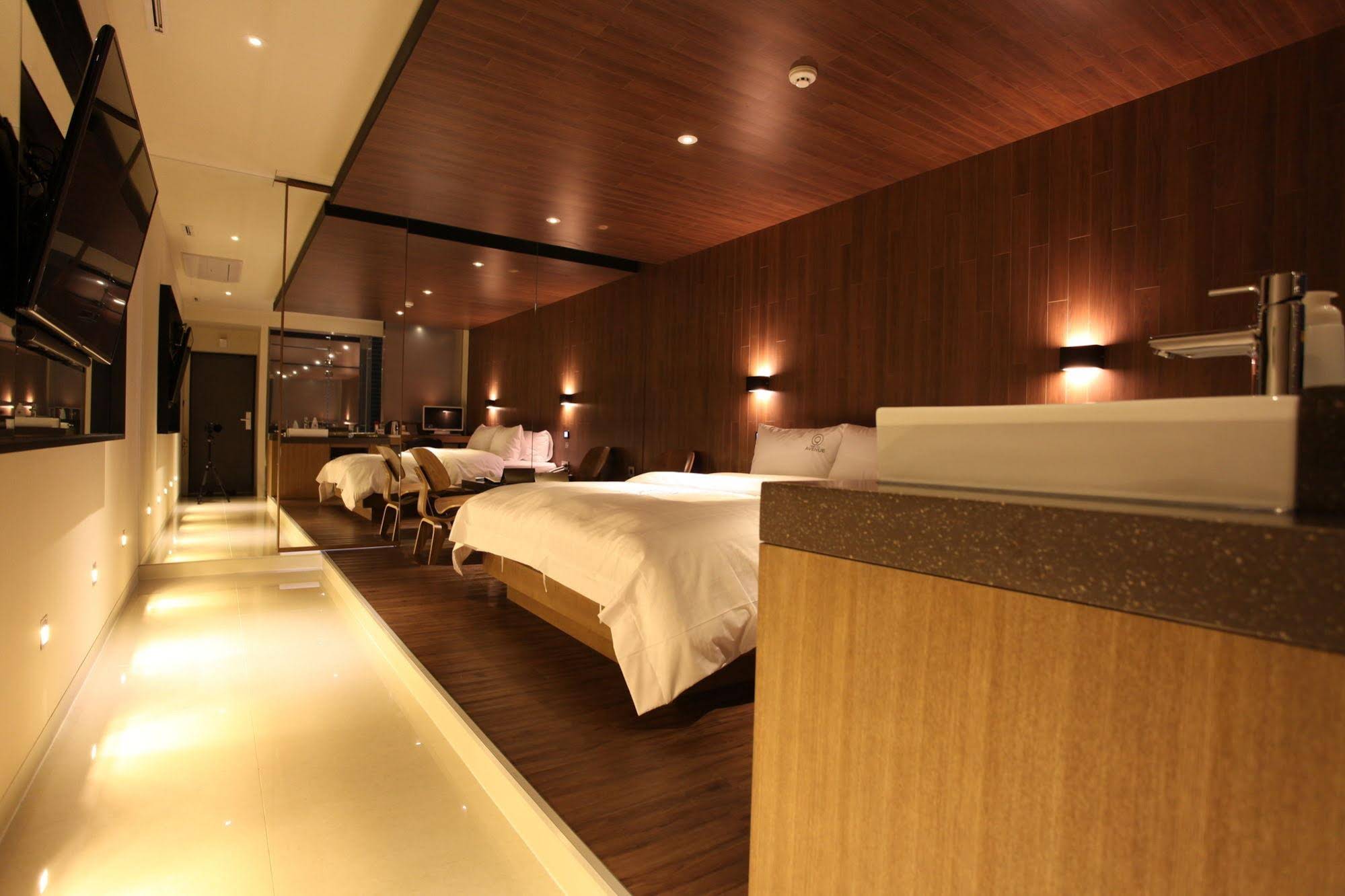 Avenue Nine Hotel