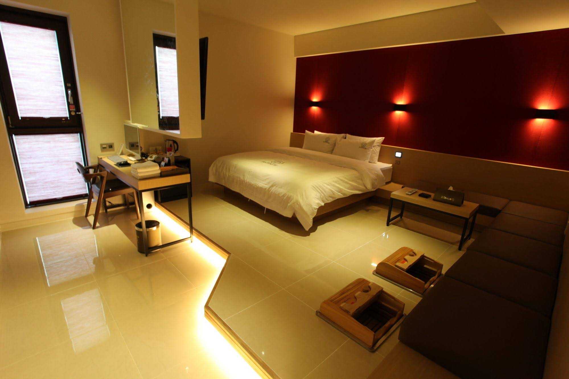 Avenue Nine Hotel