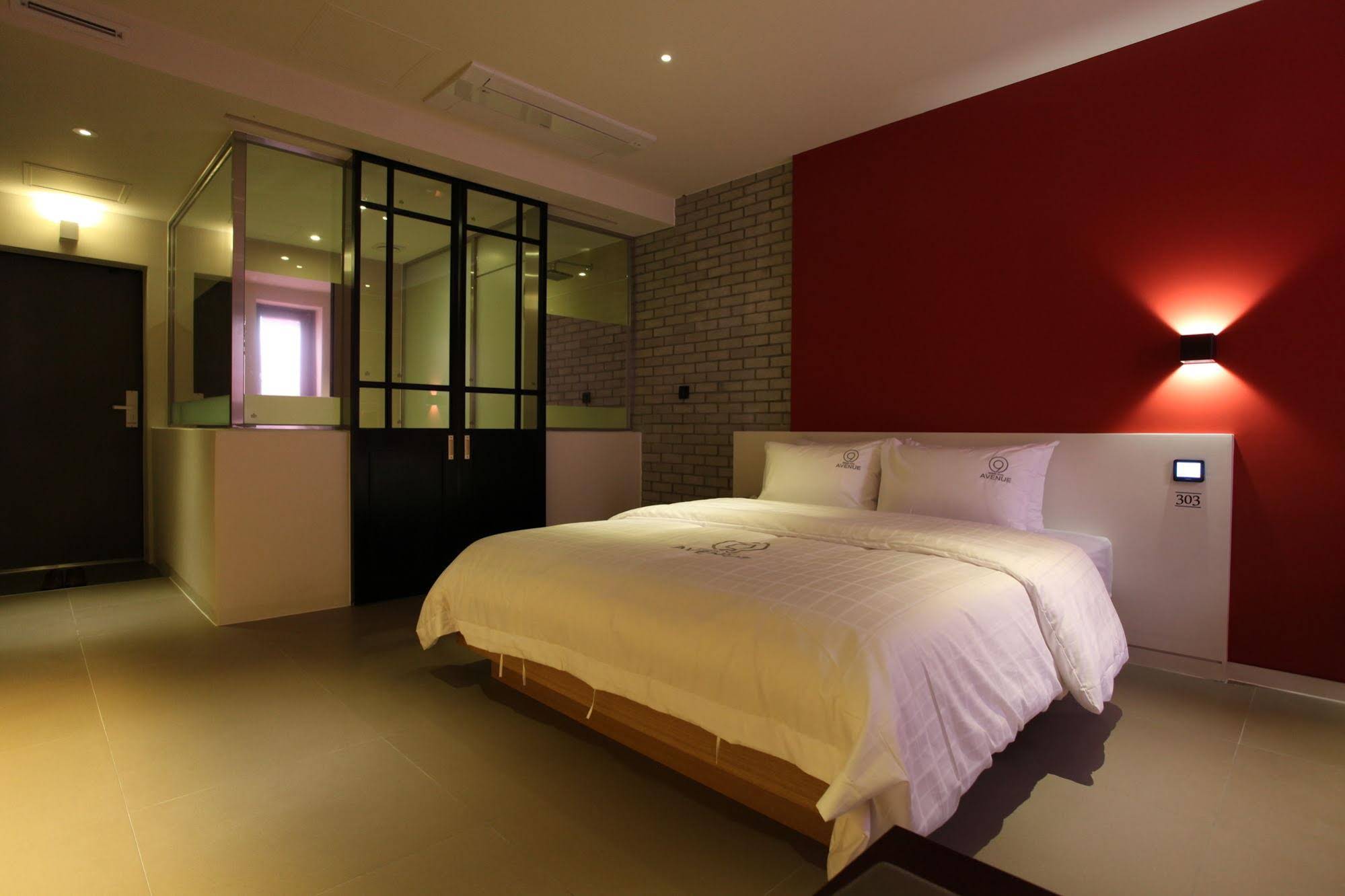 Avenue Nine Hotel
