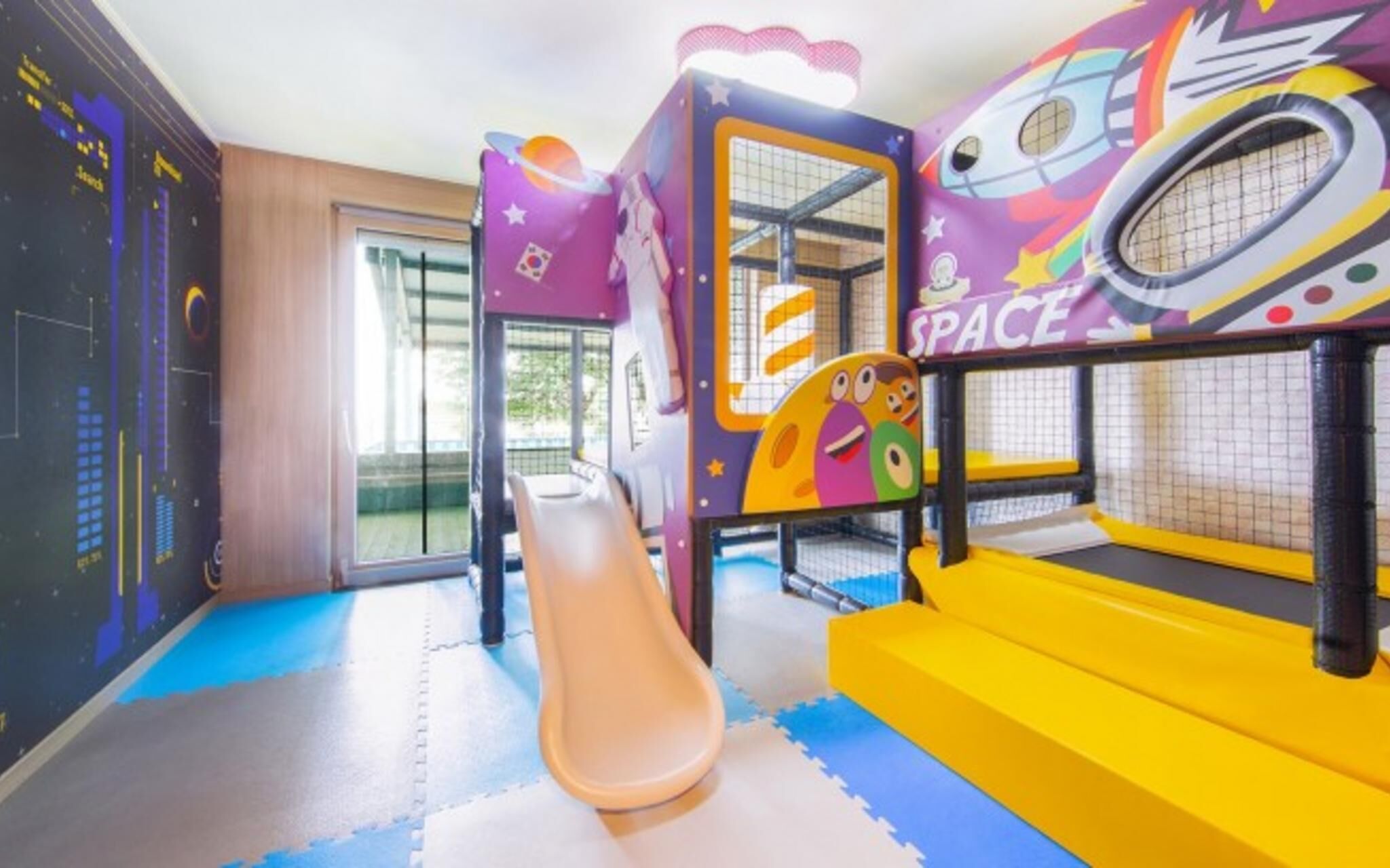 Daebudo Sunshine Kids Pool Villa