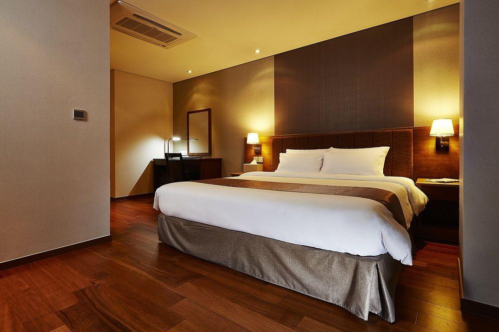 Hotel Square By Savills