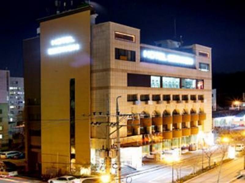 Seowon Tourist Hotel