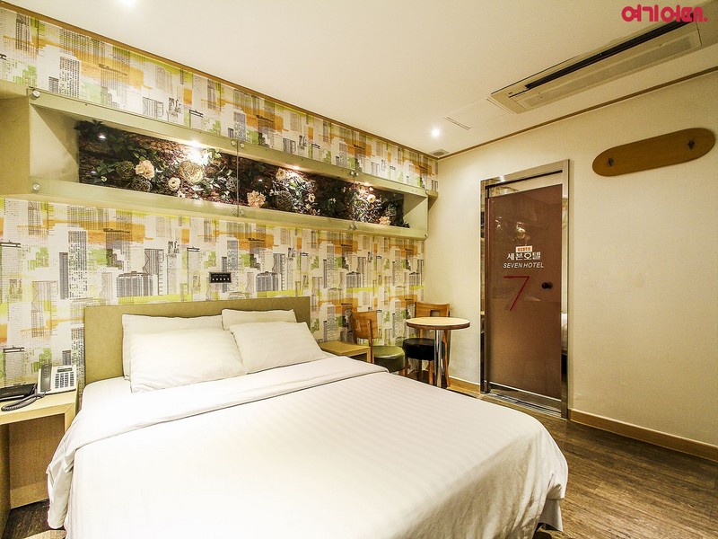 Seven Hotel