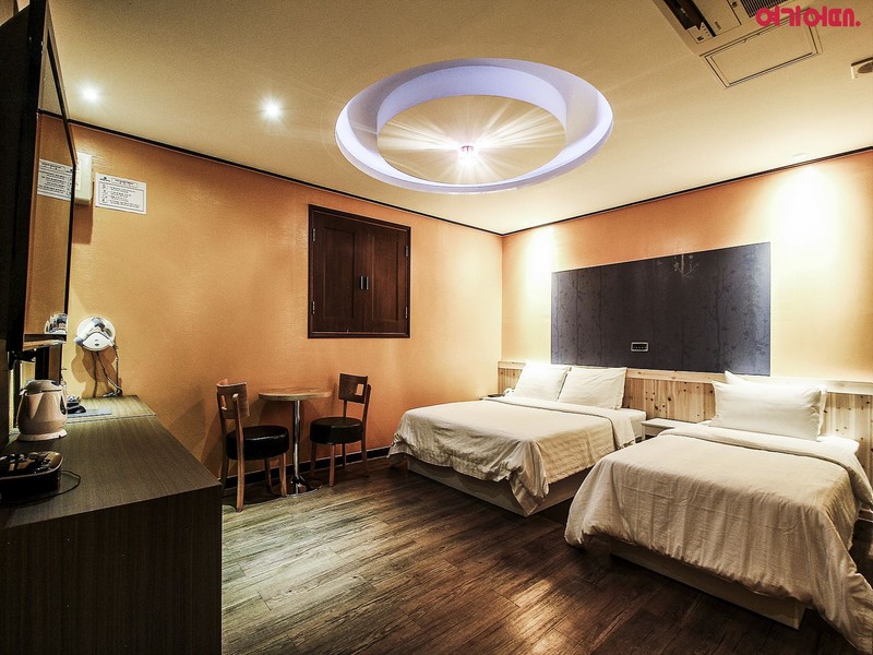Seven Hotel
