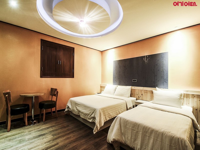 Seven Hotel