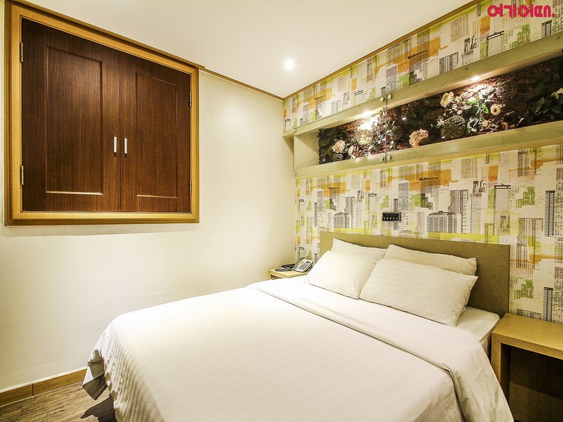 Seven Hotel