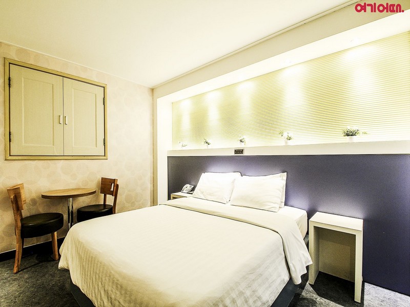 Seven Hotel