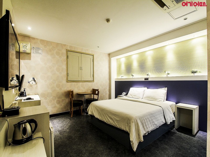 Seven Hotel