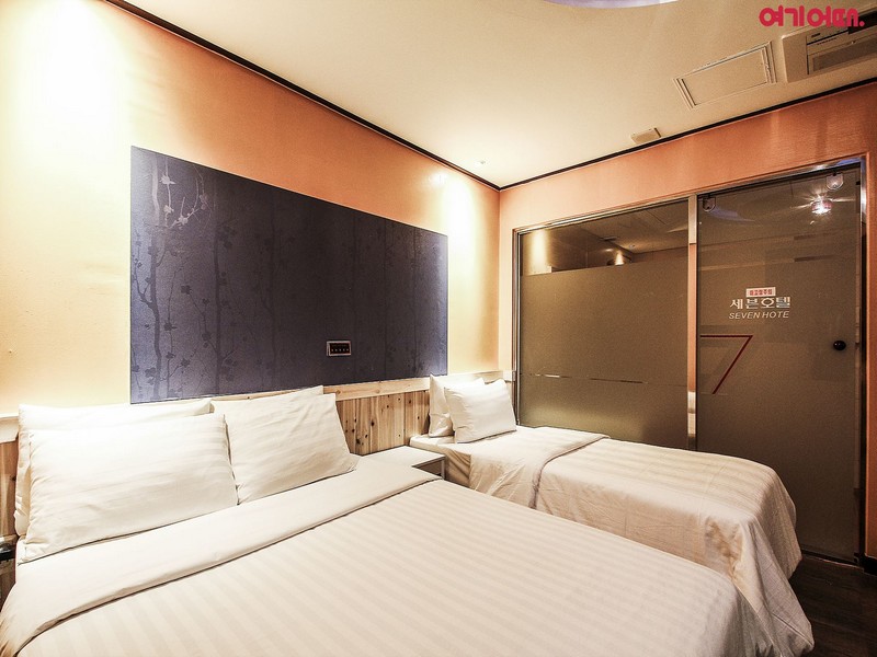 Seven Hotel
