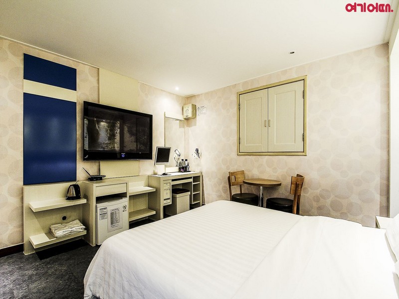 Seven Hotel