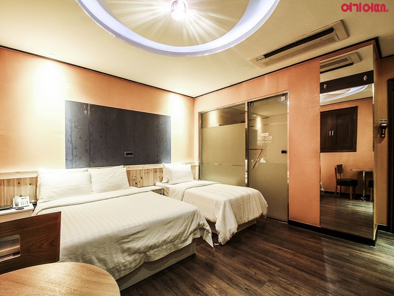 Seven Hotel