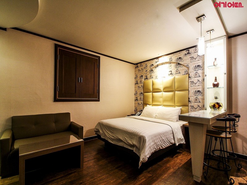 Seven Hotel