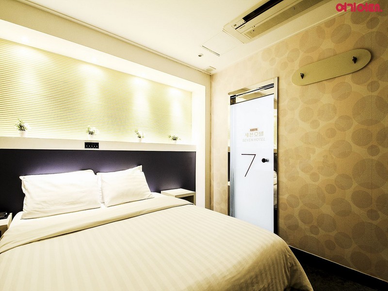 Seven Hotel