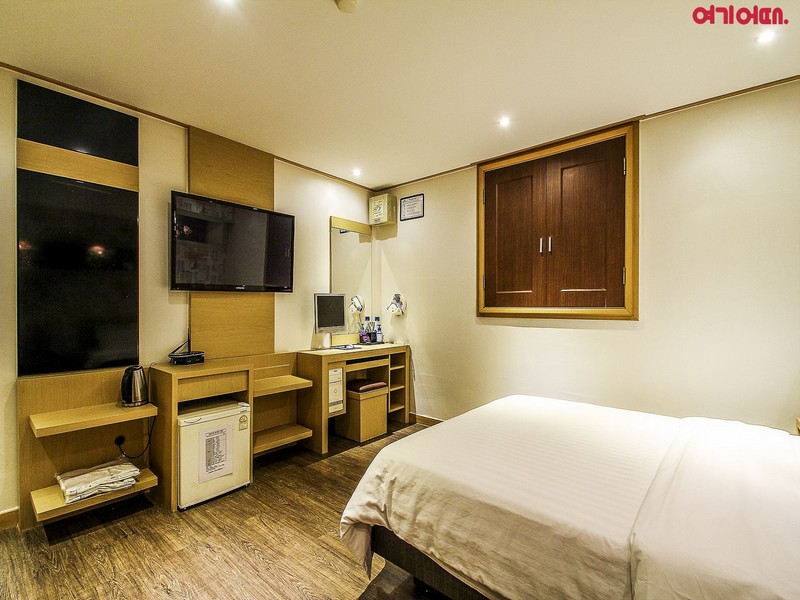 Seven Hotel