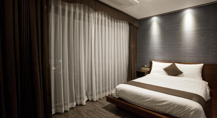 CS Premier Hotel