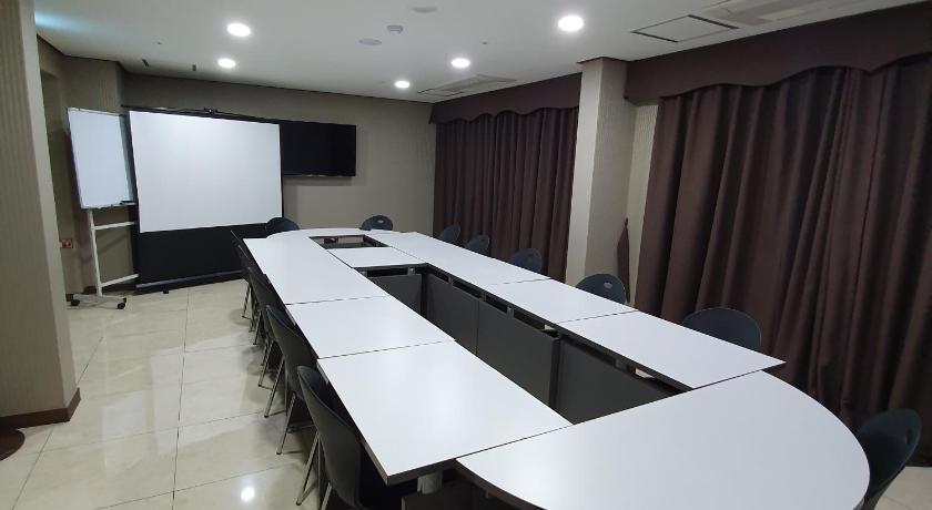 CS Premier Hotel
