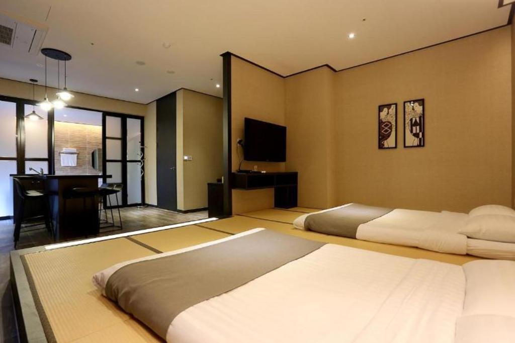 CS Premier Hotel