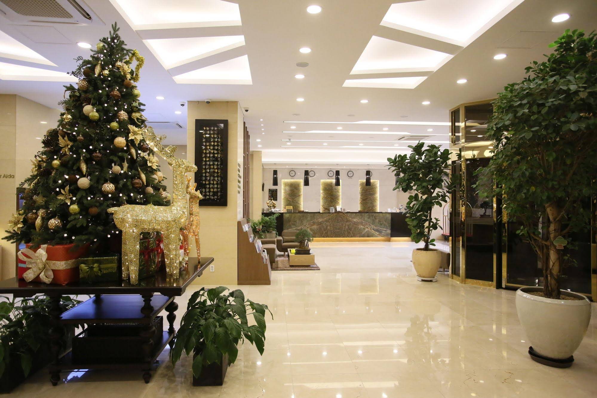 Hotel Avalon