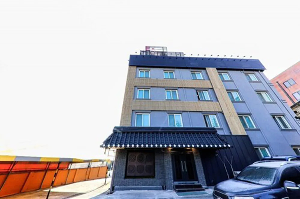 E Plus Hotel