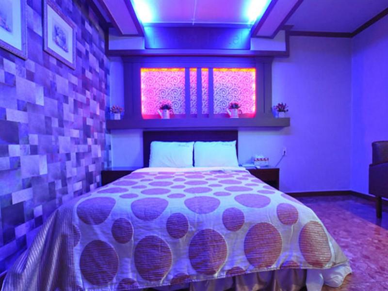 Goodstay Riviera Hotel