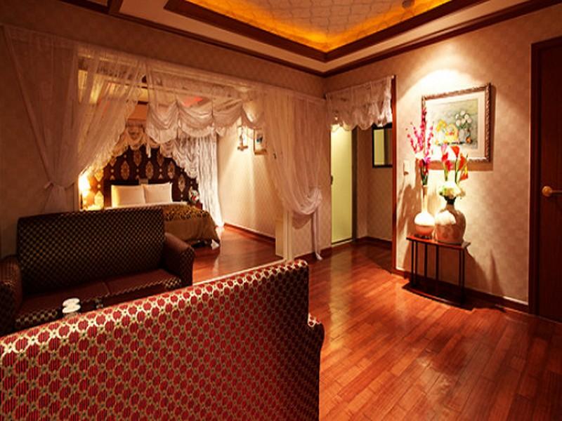 Goodstay Riviera Hotel