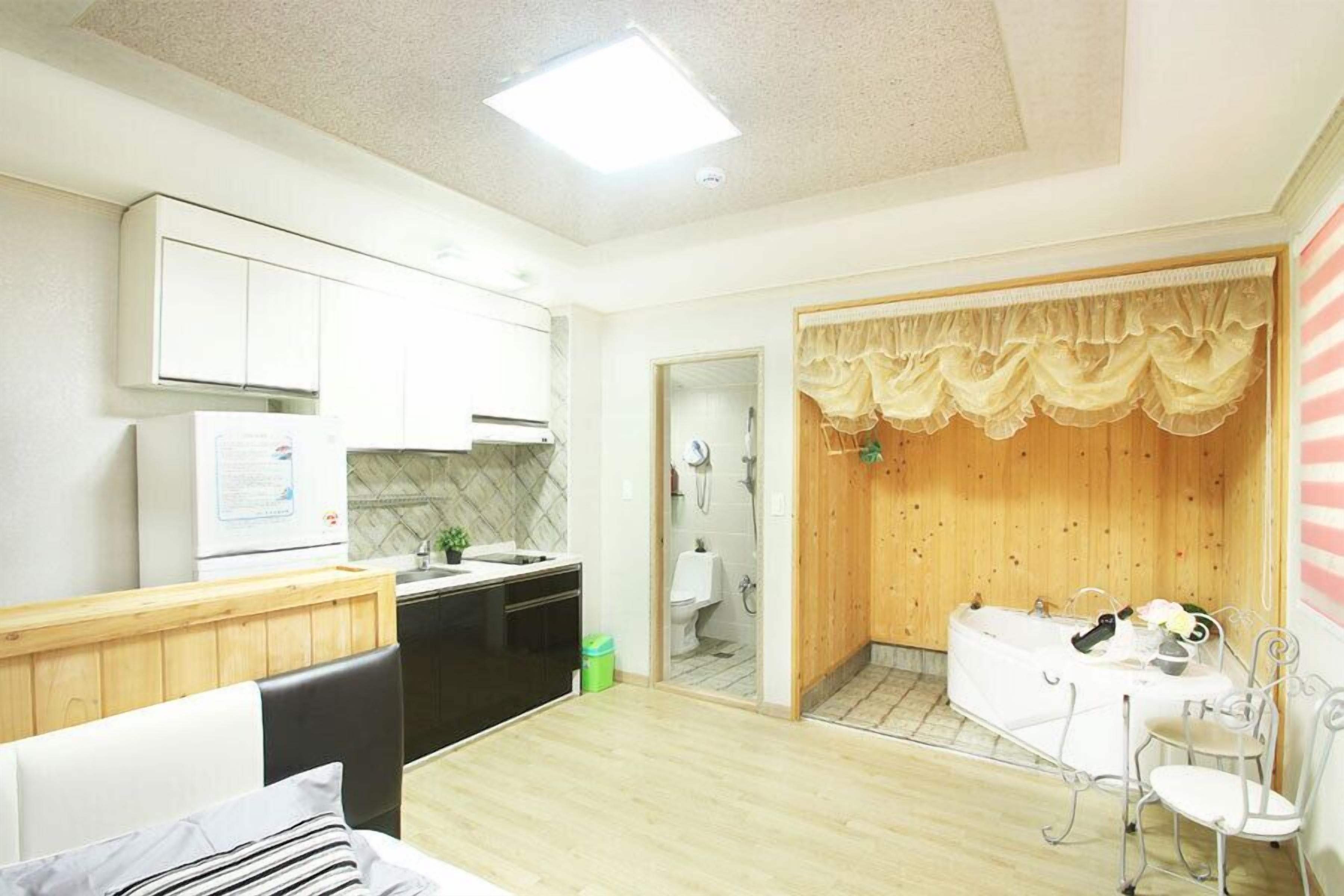 Boryeong Chorok Pension