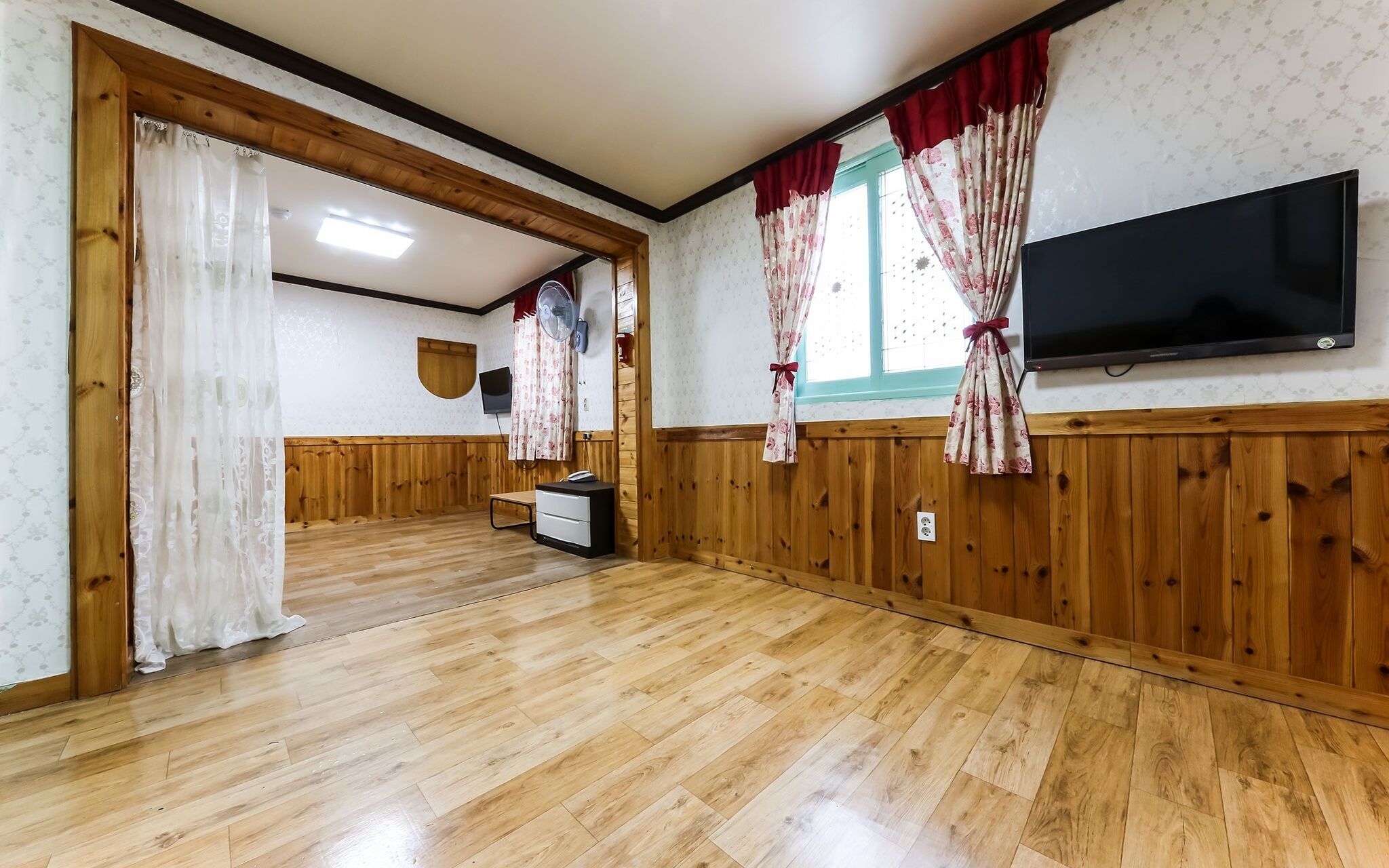 Boryeong Hayan Motel