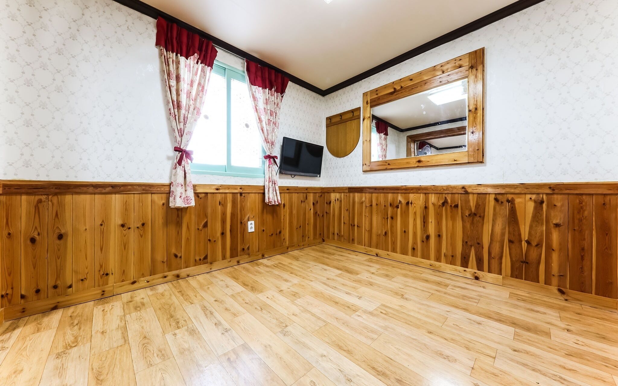 Boryeong Hayan Motel