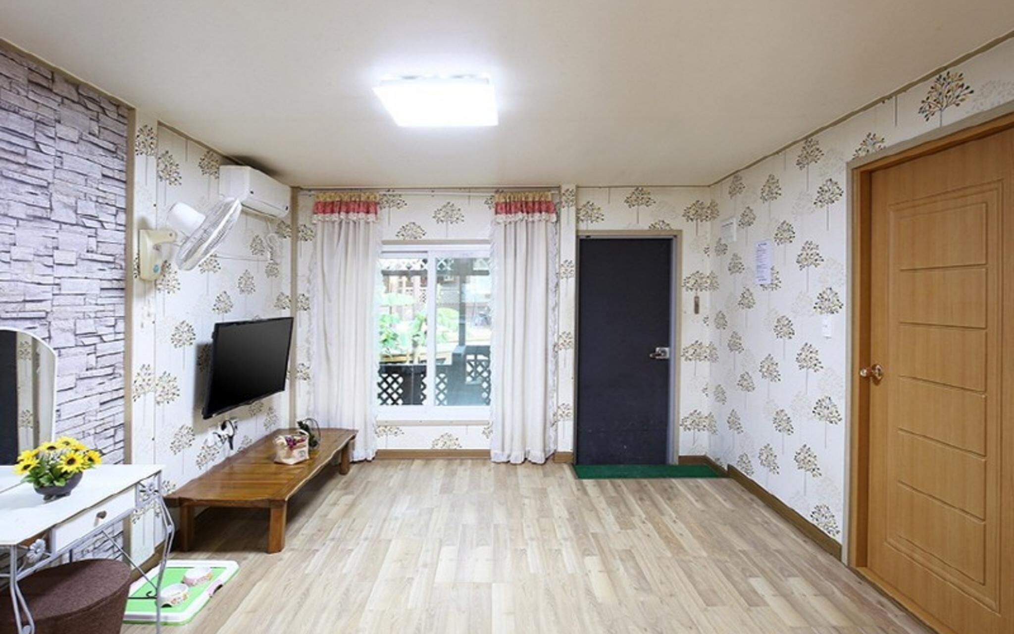 Boryeong Hidden Village Pool Villa