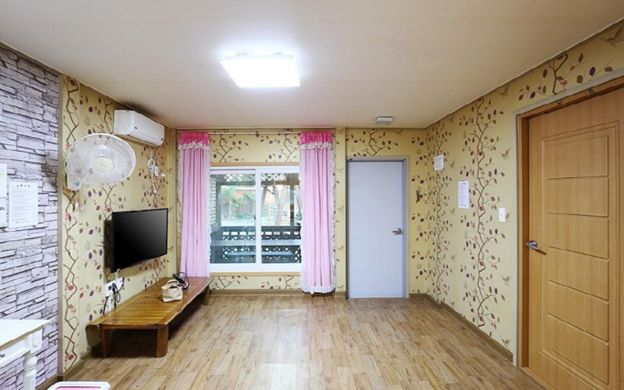 Boryeong Hidden Village Pool Villa