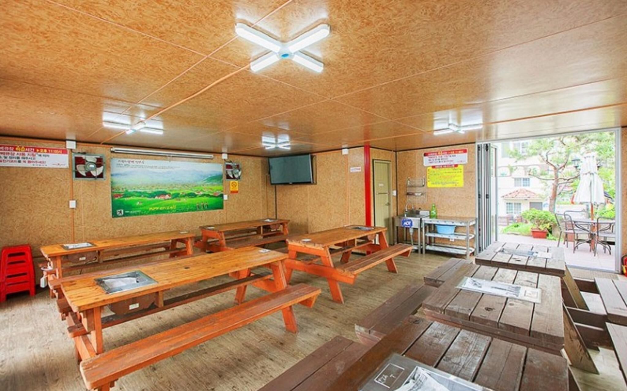 Daecheon Swiss Chalet Spa Pension