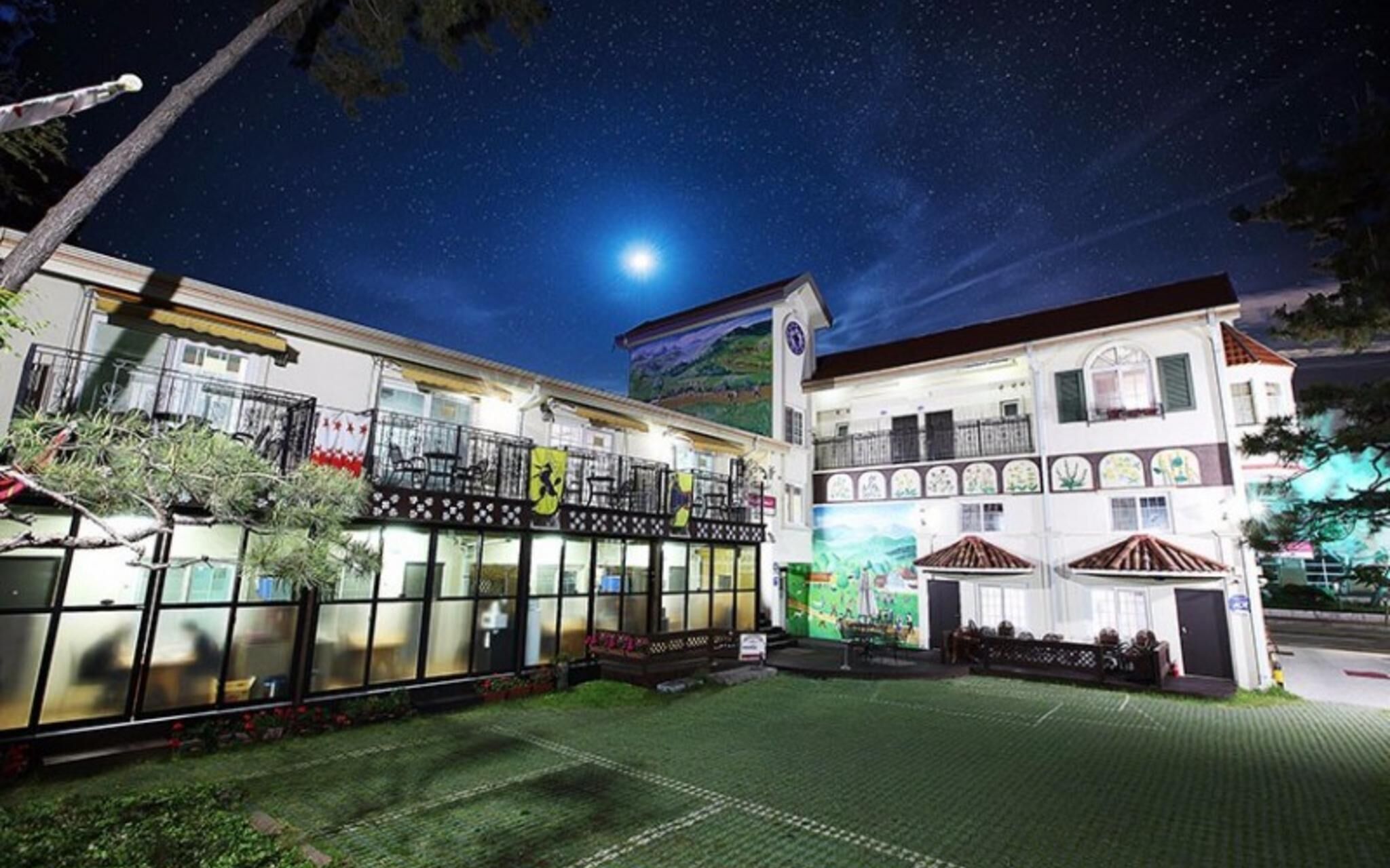 Daecheon Swiss Chalet Spa Pension