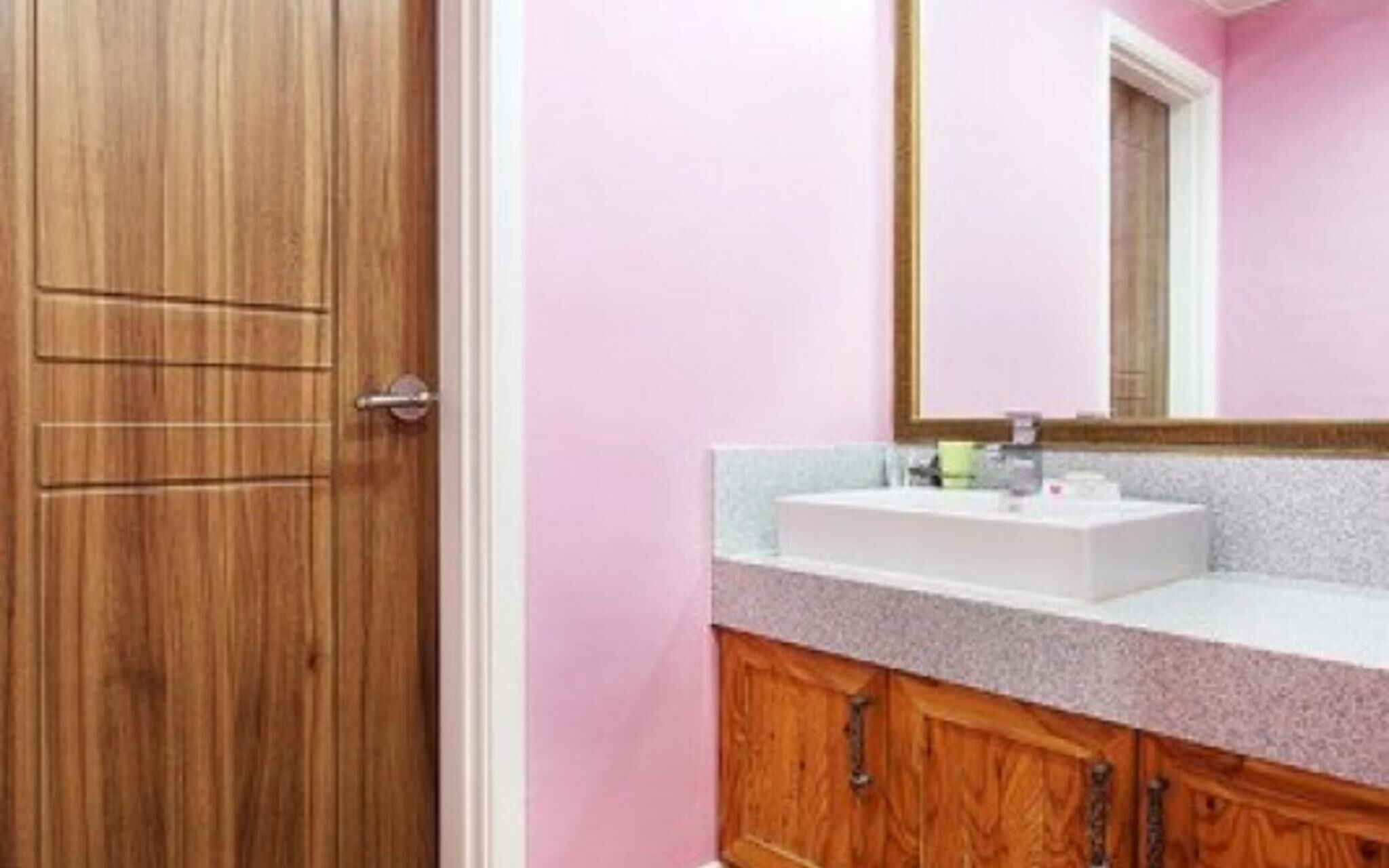 Daecheon Swiss Chalet Spa Pension