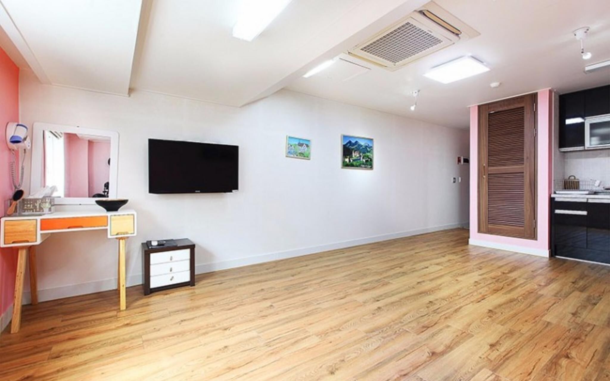 Daecheon Swiss Chalet Spa Pension